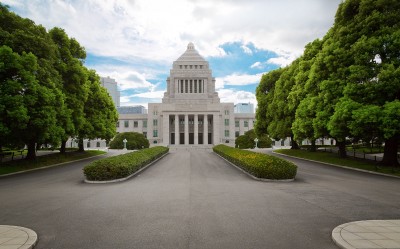 しらべぇ1022陰謀論年収