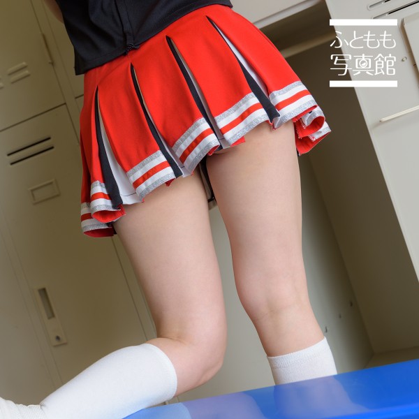 ふともも写真家 ゆりあさんと ふともも写真鑑賞会 制服編2 Sirabee