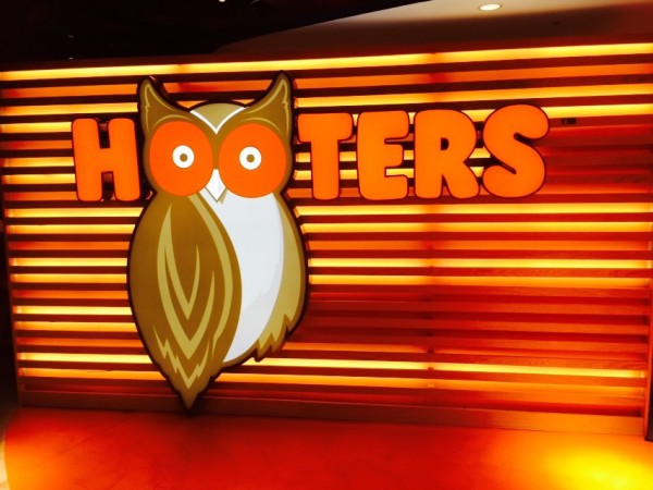 sirabee0221hooters