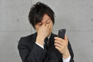 【20代は40.4％】仕事のメールや原稿を送らずSNS更新しまくる人に怒りの声続々集まる