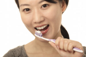 歯磨きで出血は危険信号！？女性の3人に1人は「よく血が出る」と回答