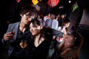 結婚式の「三次会」でモテまくる男性が二次会でやってること