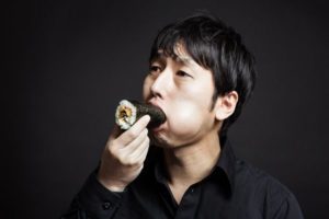 恵方巻を食べる女性はエロい？　エロく見せない食べ方とは