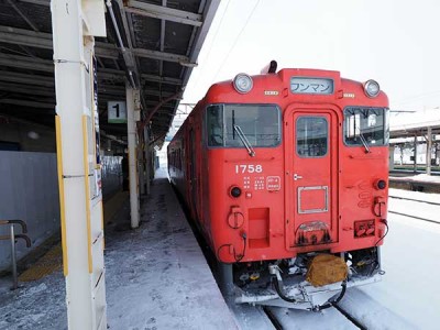 滝川駅を発車