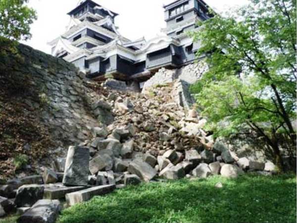 熊本地震で損傷した熊本城