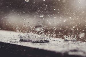 あなたも突然そうなるかも？身近に潜む雨男・雨女の恐怖