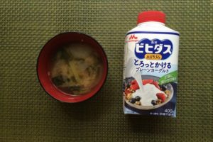 「味噌汁にヨーグルト」が意外にウマいらしいので試した結果