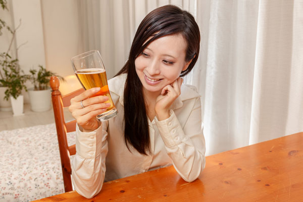 若者のアルコール離れも、毎日晩酌をする20～30代女子は1割1