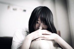 重すぎる！「ここまで尽くされるとコワい…」女性の行動3選