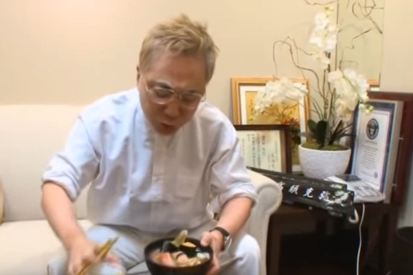 衝撃 高須クリニック院長の 寿司の食べ方 がヤバすぎる Sirabee