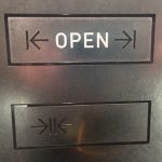 エレベーターの開閉ボタン画像4