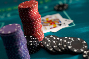 カジノ法施行で注目　ギャンブル依存症の予兆や予防法を専門家に聞く