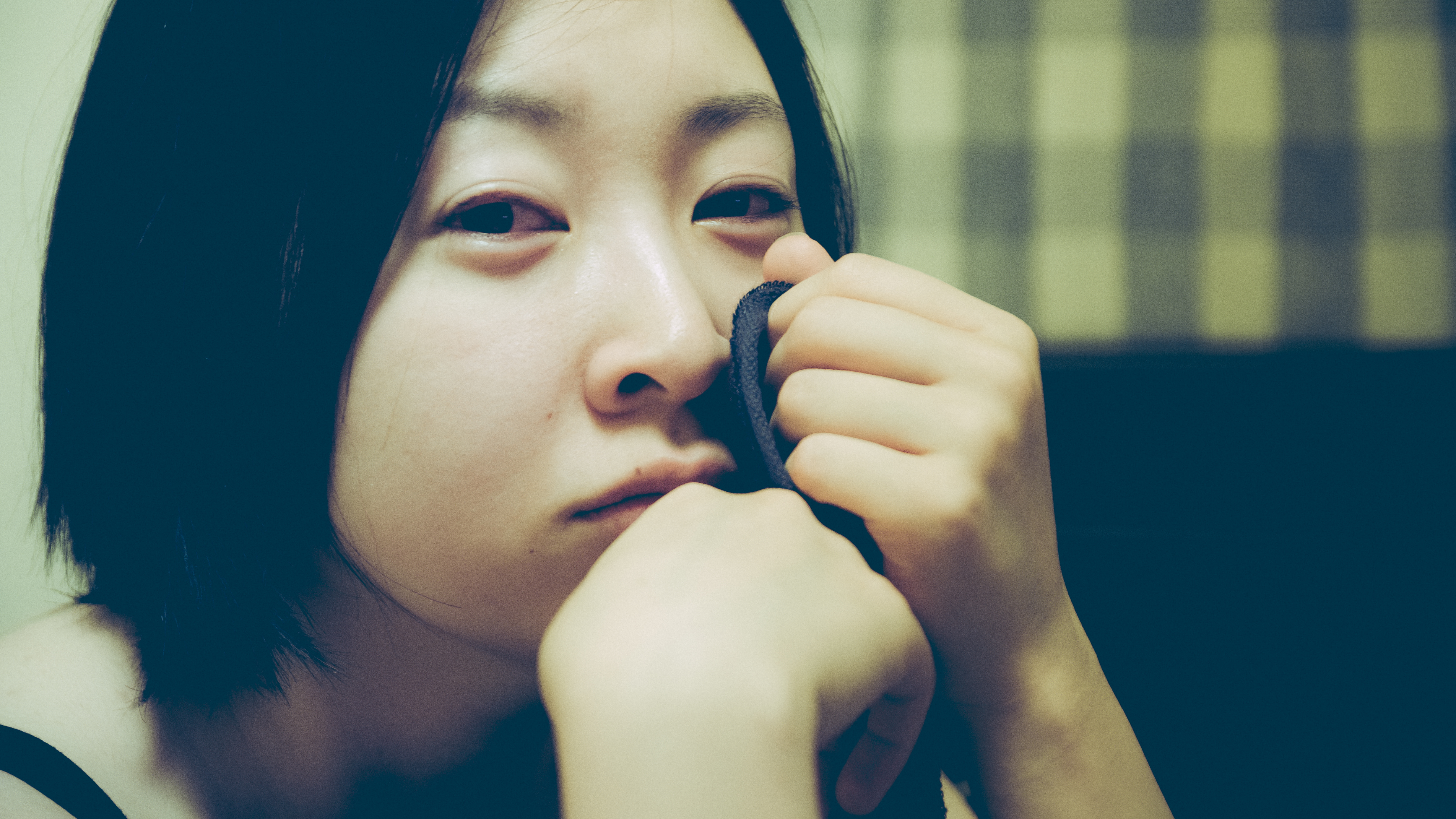 泣く女