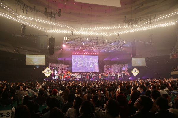 『ゴッドタン マジ歌ライブ2017～マジ武道館～』©テレビ東京