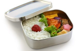 こっそり捨てた！「食べられなかった」彼女の手作り弁当3選