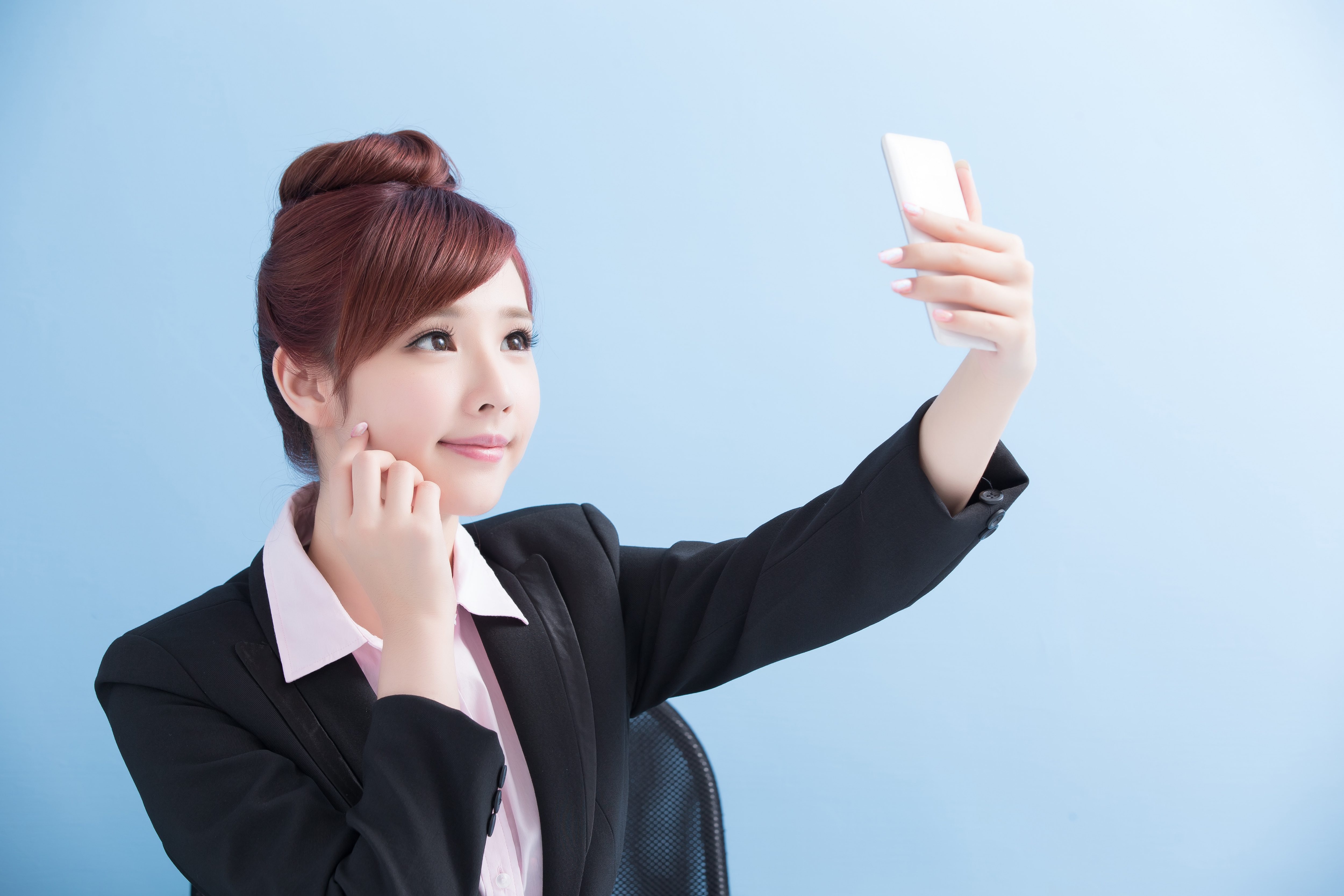企業の集合写真 若い女子社員の要望にカメラマン驚愕 Snowで撮って ニュースサイトしらべぇ 企業の集合写真 若い女子社員の要望にカメラマン驚愕 Snowで撮って ニュースサイトしらべぇ