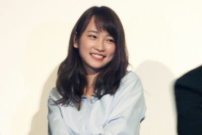 川栄李奈