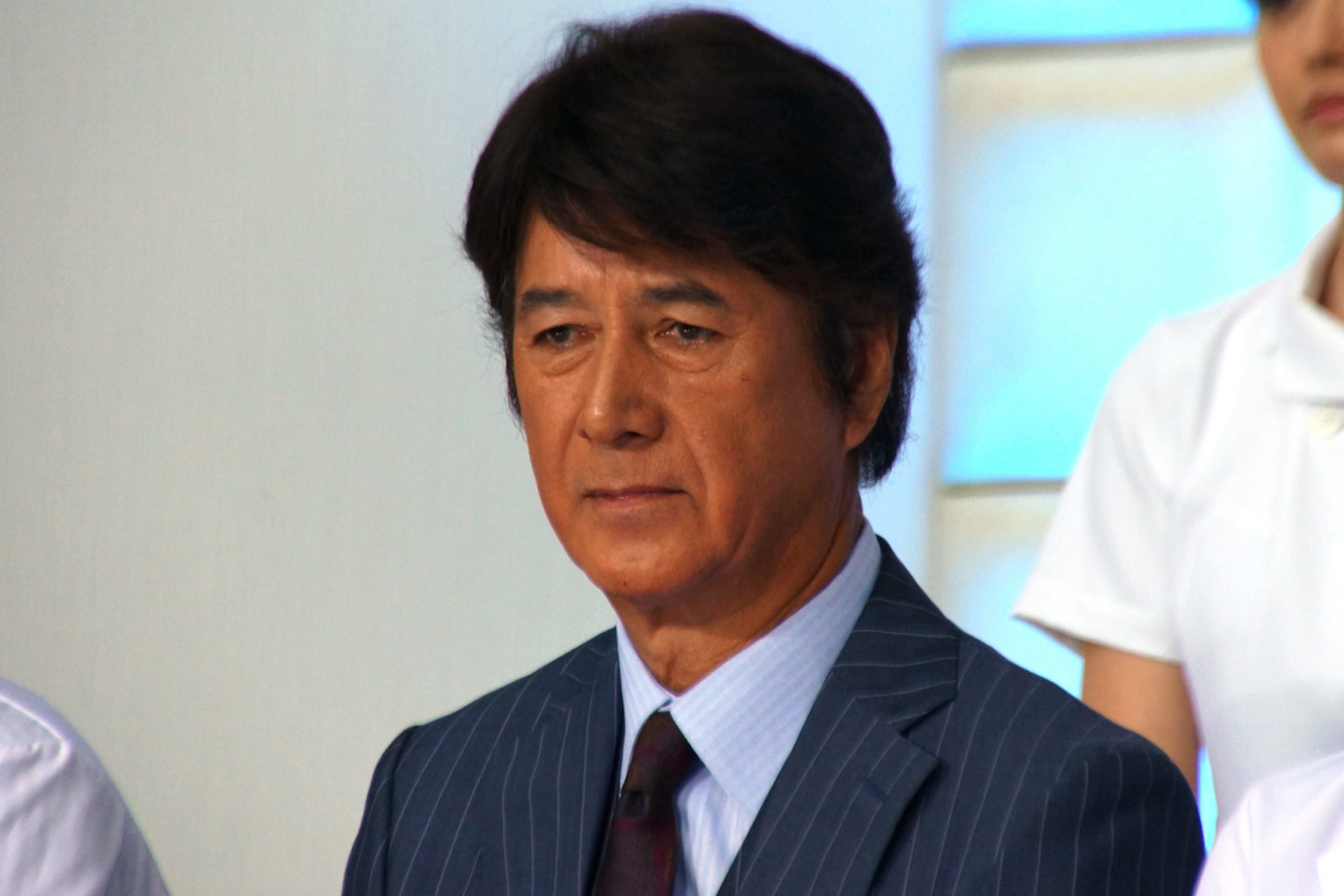 草刈正雄 まさかの壁ドンに挑戦 松岡忠幸アナも きちゃいますね と胸キュン Sirabee 草刈正雄 まさかの壁ドンに挑戦 松岡忠幸アナも きちゃいますね と胸キュン Sirabee