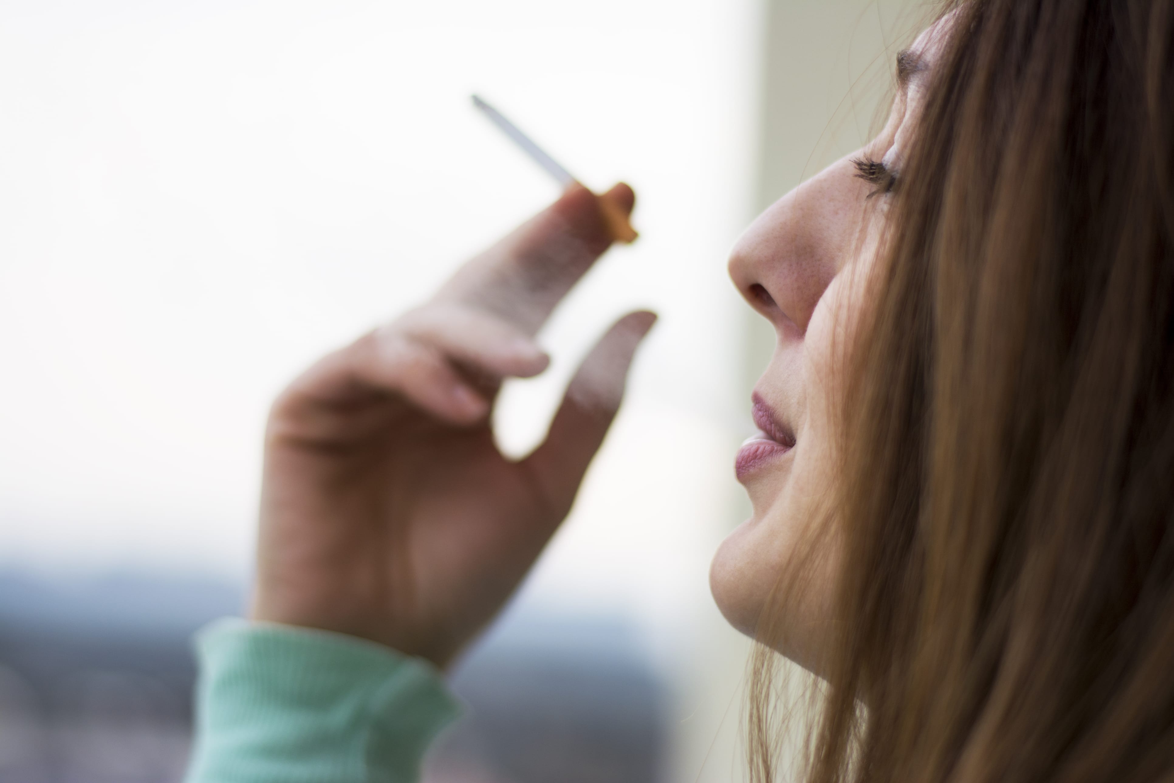 嗚咽 タバコ 「痰が絡む」のは体からの危険信号？痰が絡む原因や考えられる病気、そして上手な痰の出し方