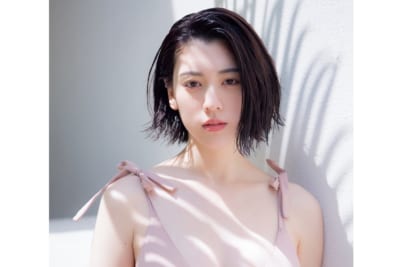 三吉彩花