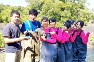 田中直樹、大家志津香、加藤玲奈、峯岸みなみ、向井地美音、横山由依
