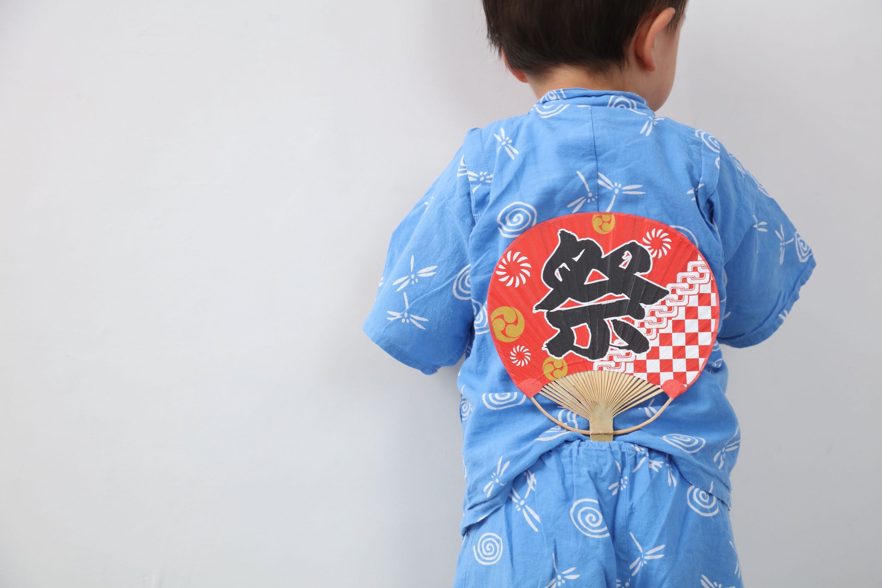 甚平を着た男の子