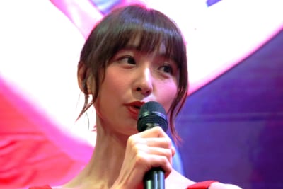 篠田麻里子