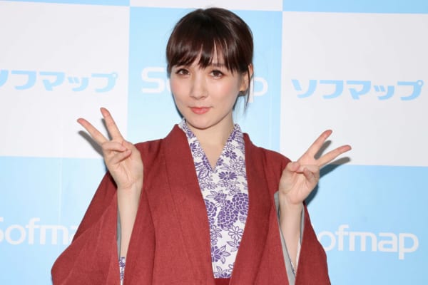 浴衣美女 若原麻希が美乳を披露 温泉はタオルで隠すも お尻丸出し と告白 Sirabee