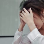 困る女性