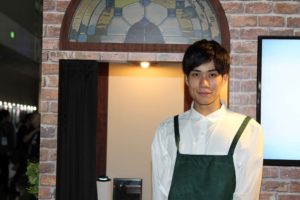 2次元にタッチから理想の彼氏作りまで　『東京ゲームショウ』でゲームの世界に浸っちゃえ