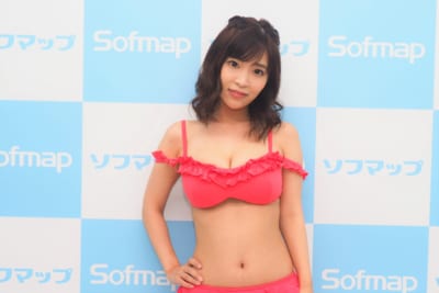 Hカップグラドル 白石若奈 草食系男子を尻に敷きたいです Sirabeeshiraishi7