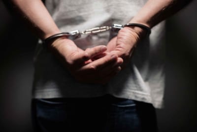 逮捕・手錠