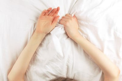 女性の腕