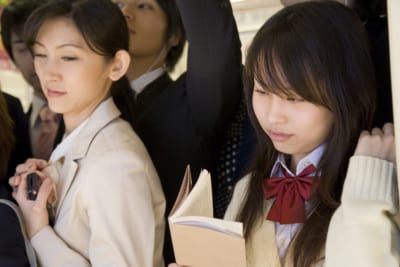 電車他人の行動イライラ
