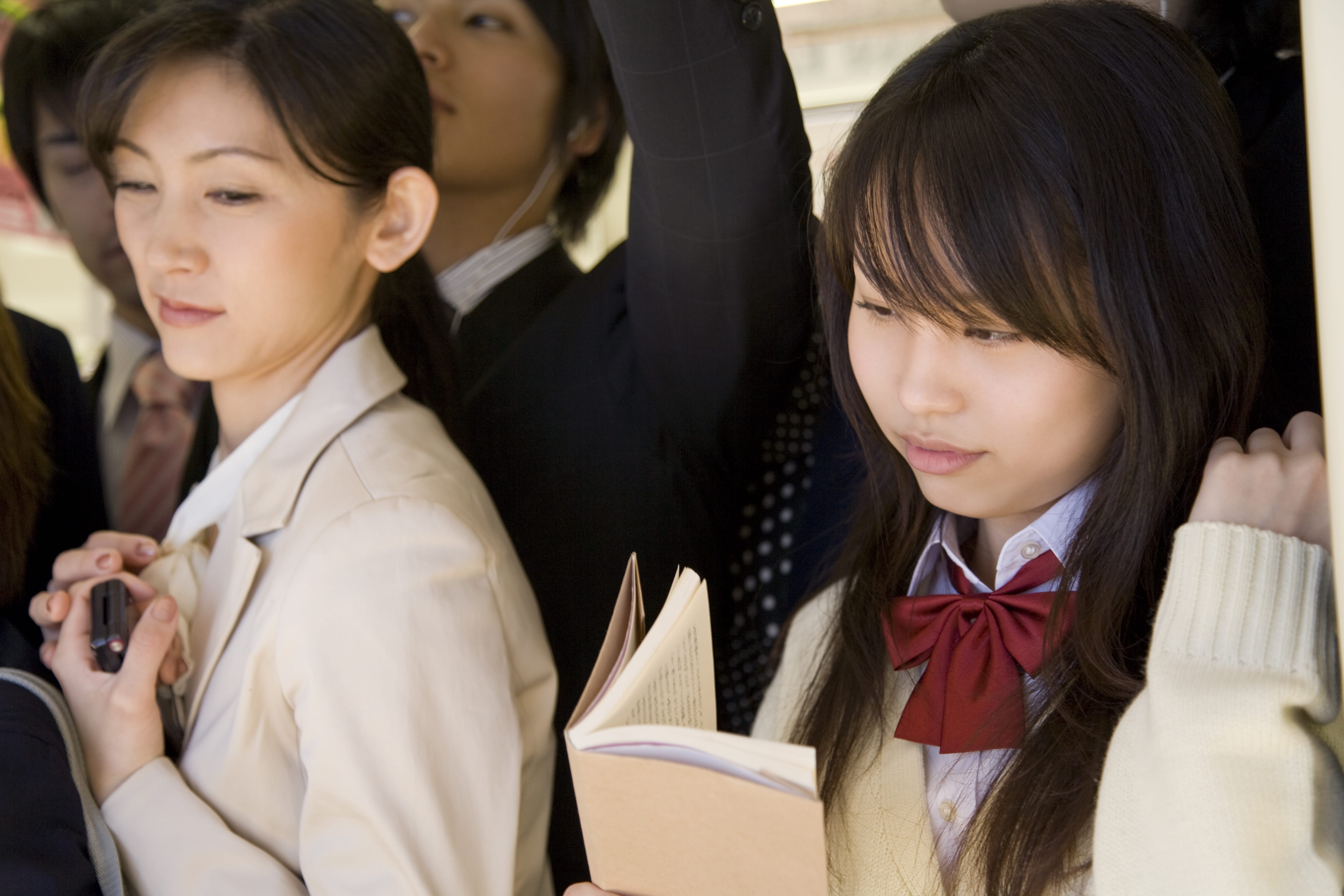 電車他人の行動イライラ