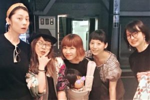 PUFFY大貫亜美、豪華メンバーでの女子会レアショットに「カッコイイ女たちの集まり」と反響