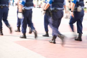 国民の6割が「警察官の仕事は危険」と回答　一方で会社員・学生からは意外な視線も