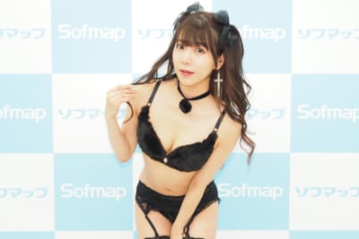 辰巳シーナ