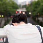 落ち込む