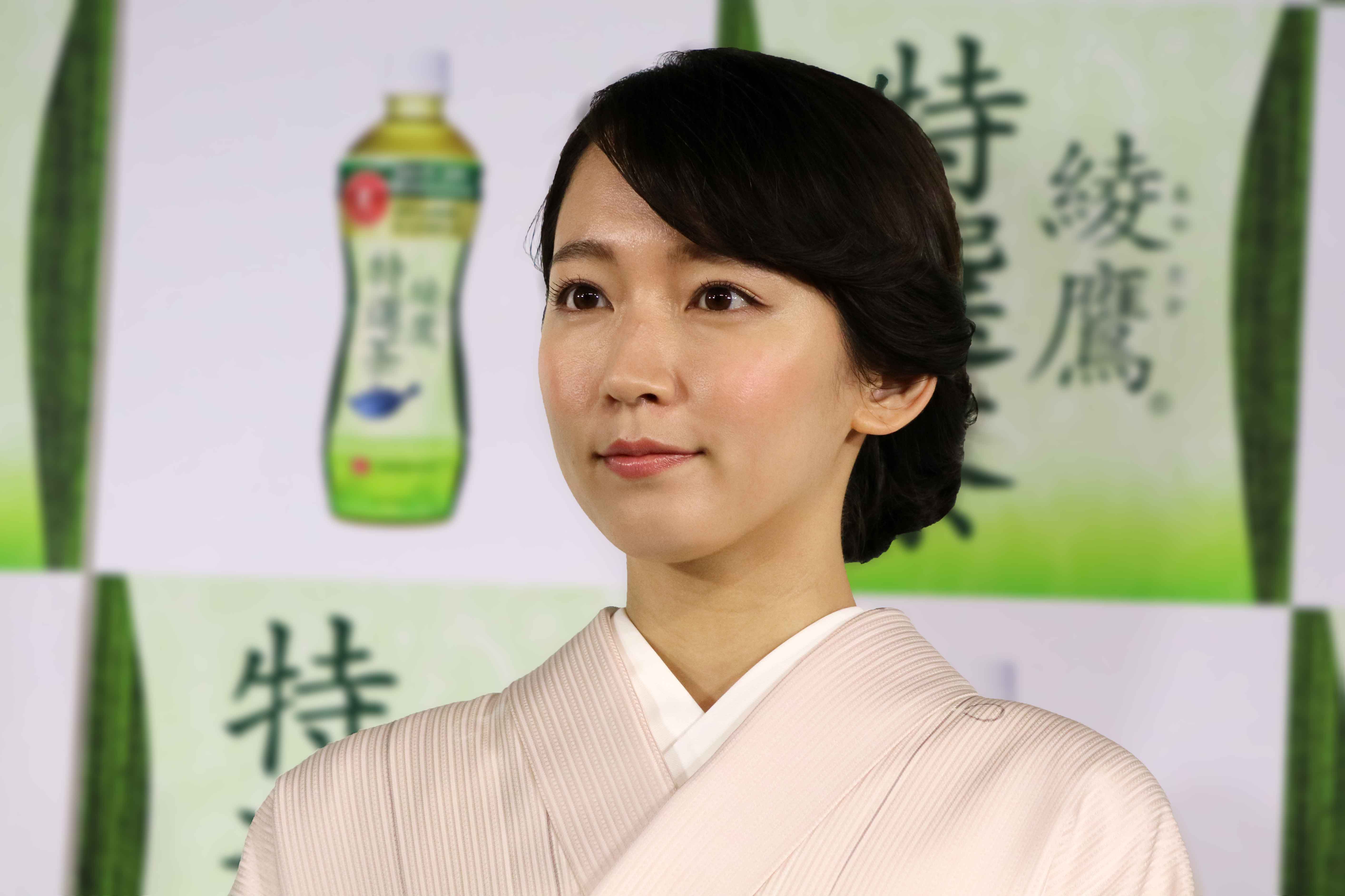 吉岡里帆 母親への感謝の想い綴る ファンも協力したサプライズに感動の声が相次ぐ ニュースサイトしらべぇ