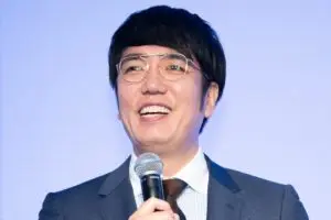 小木博明、手招きしてくる“不審な男性”まさかの正体に… 夫婦で「すみませんでした!」