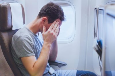 飛行機内