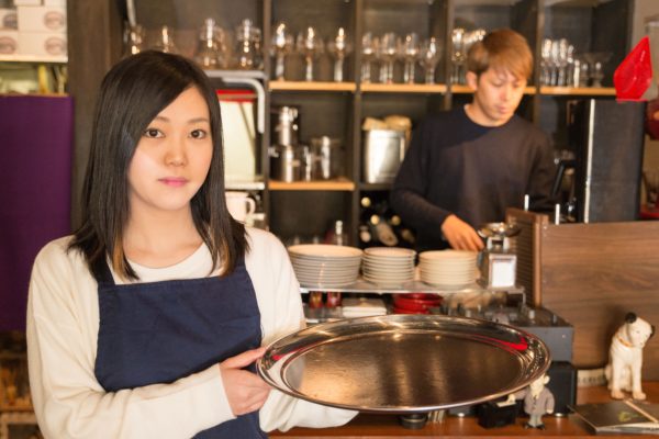 カフェ店員