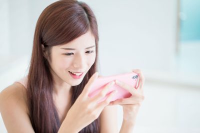 スマホ女性