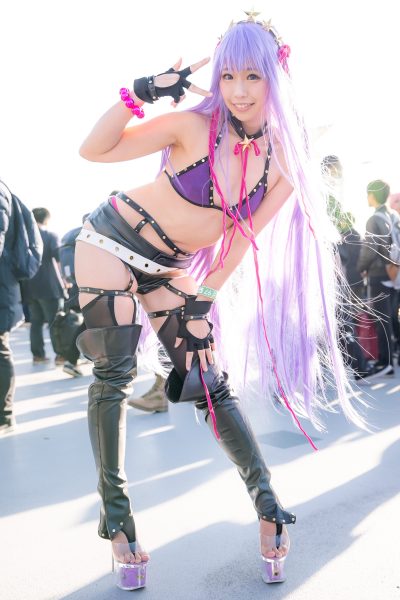 寒さに負けない大胆衣装！ コミックマーケット「コスプレ広場 