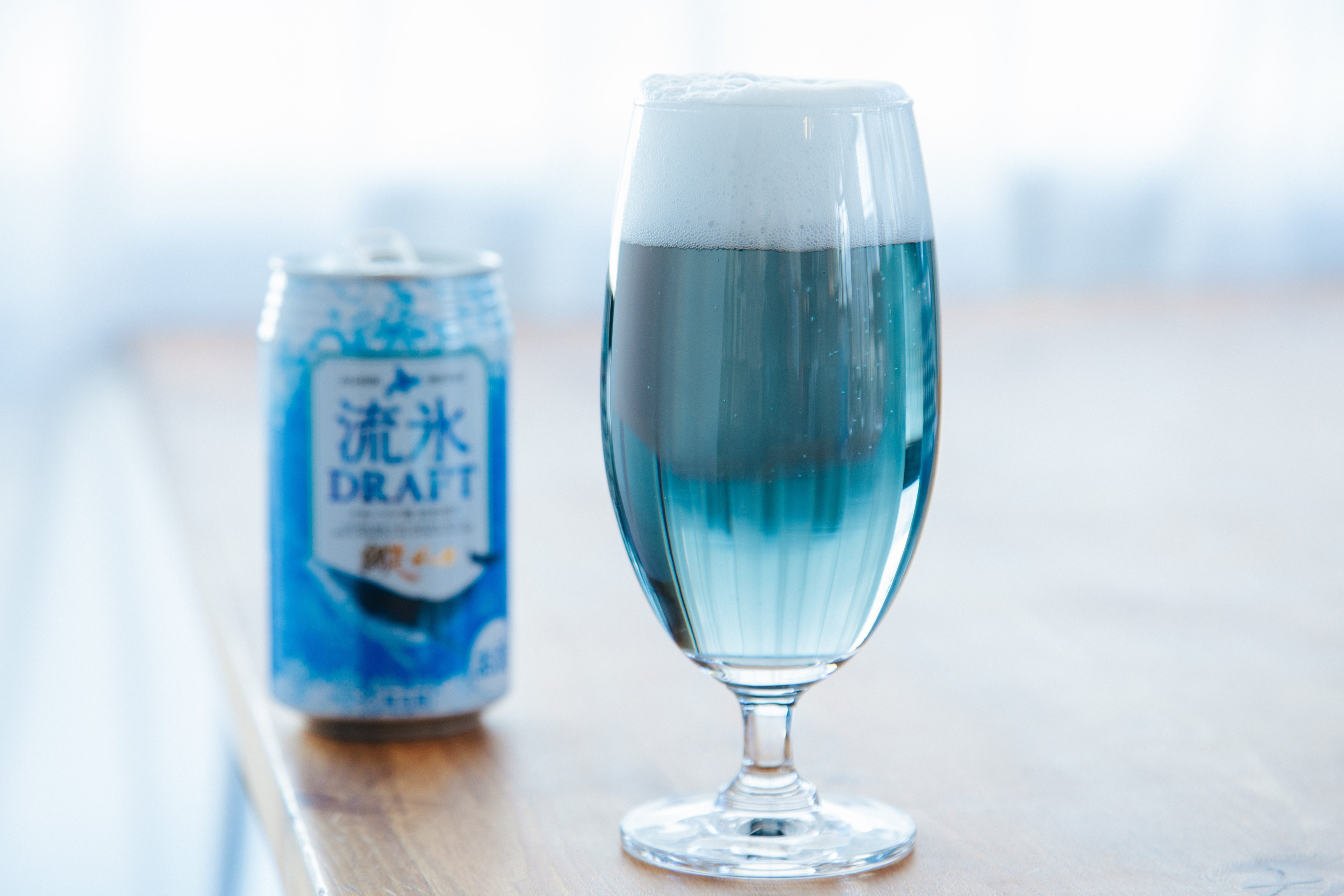 「こんな綺麗なビール初めて」と話題に メーカーは「実際の流氷が入っています」 ニュースサイトしらべぇ