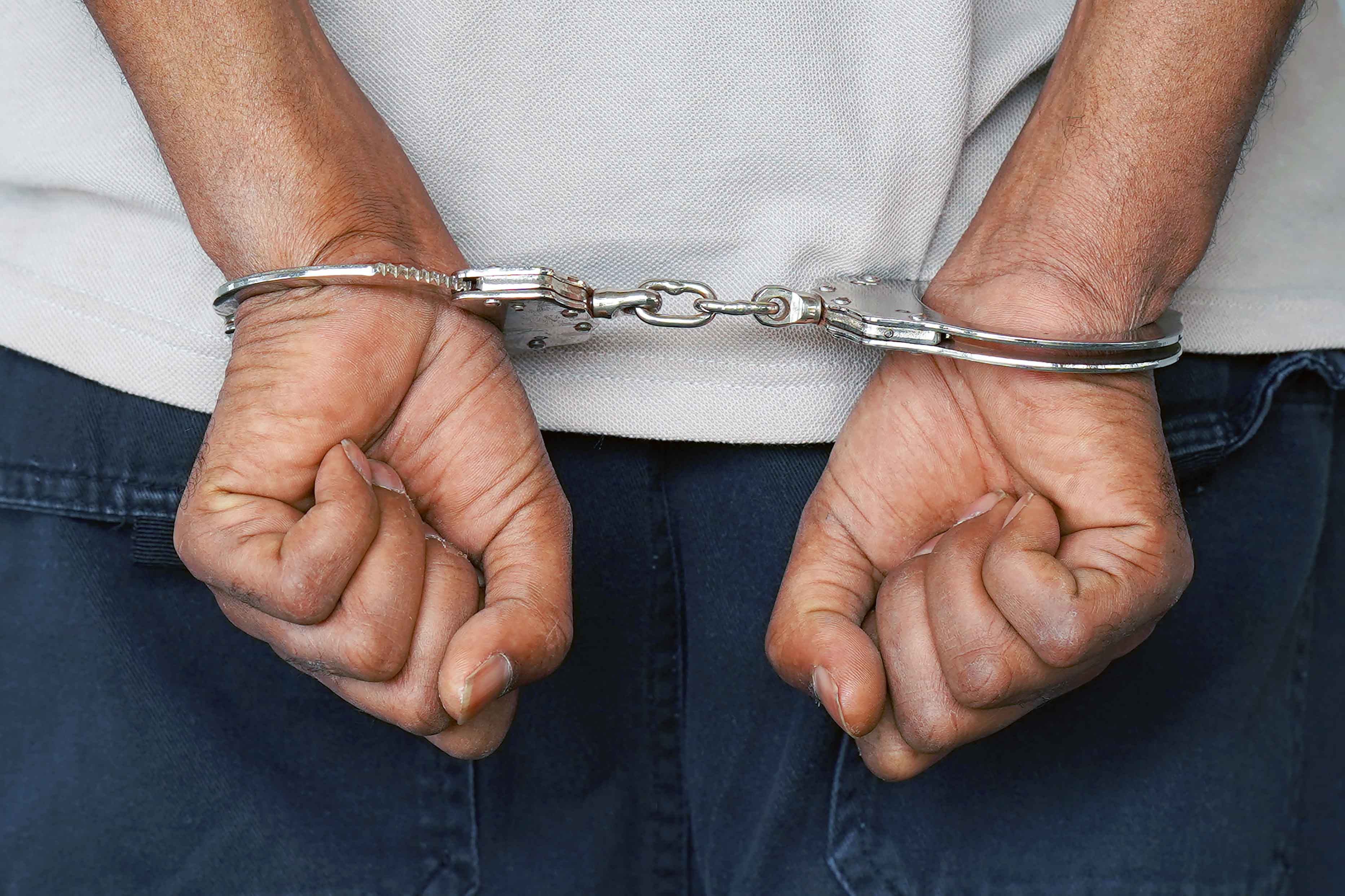 逮捕