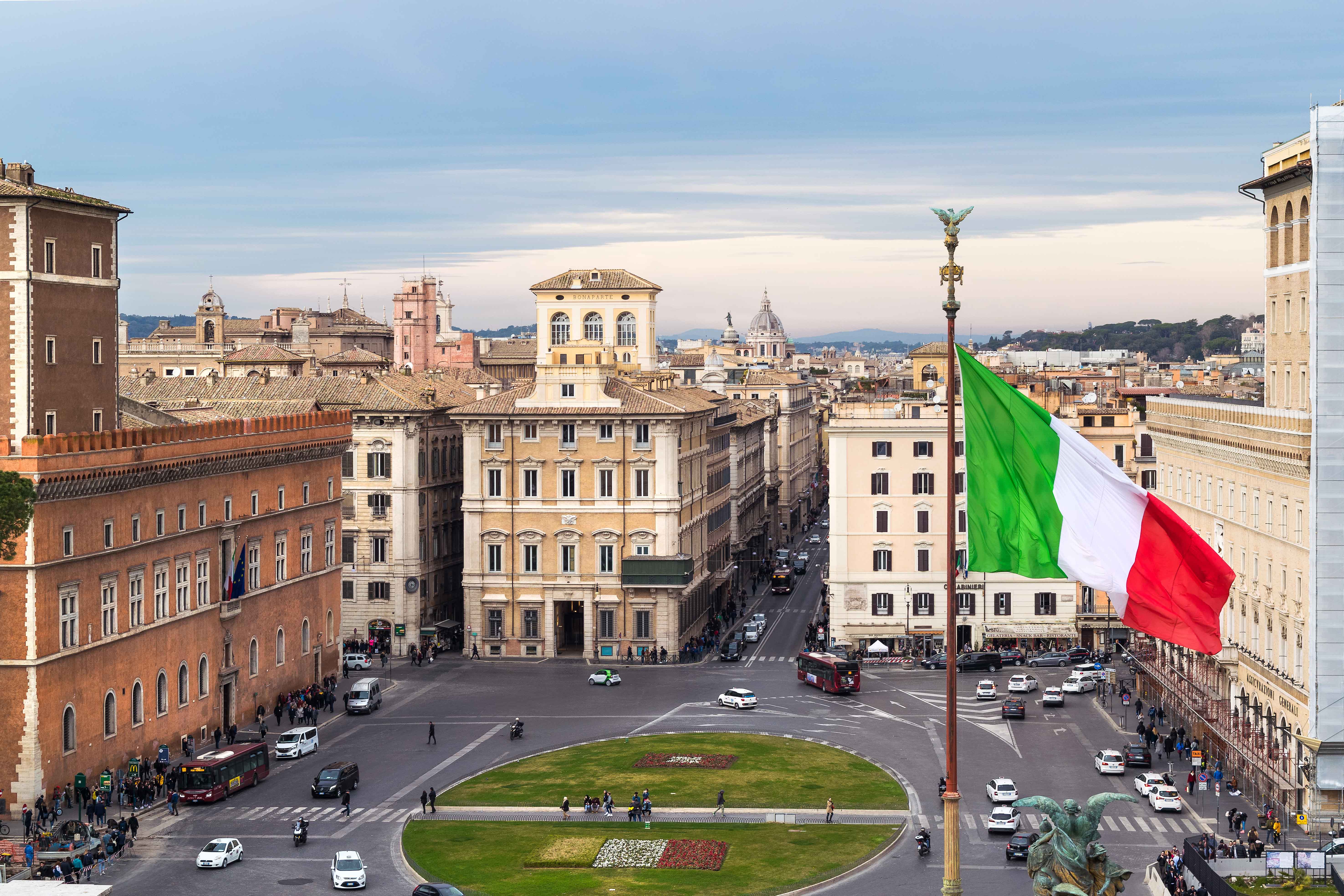 イタリア