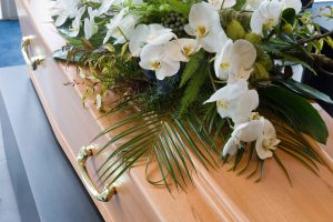 新型コロナ感染で女性が死亡　葬儀場が遺体の受け入れを拒否する事態