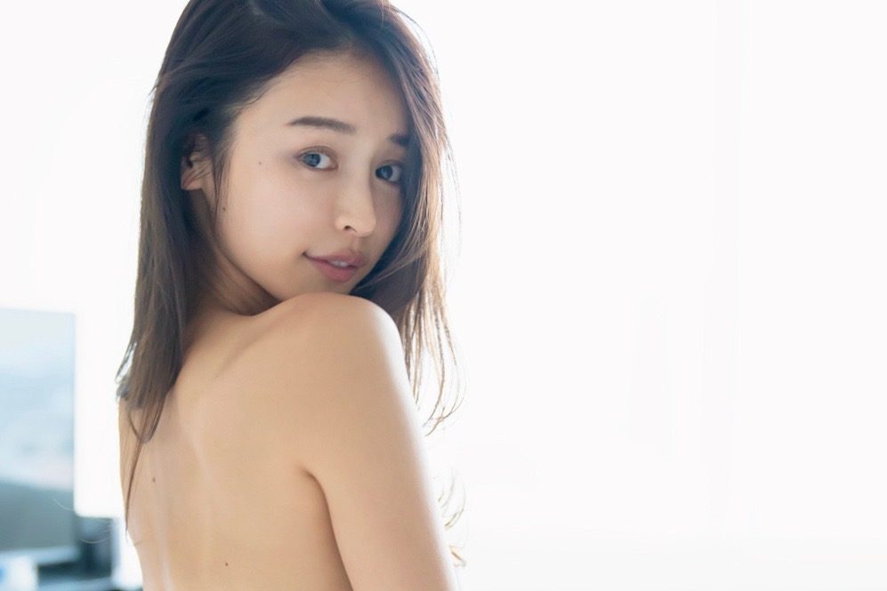 加治ひとみ